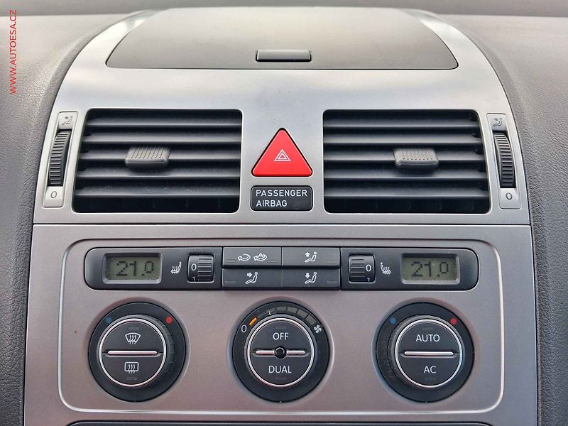 Volkswagen Touran (2009) 1.4 TSi, Navi, AC - fotka 13 z 18