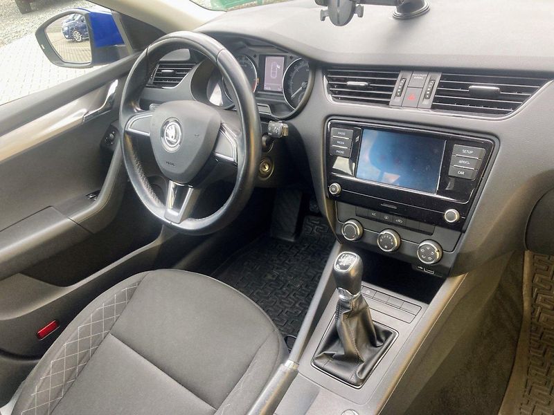 Škoda Octavia 1,6 TDi(85kW)*PŮVOD ČR* - fotka 11 z 16