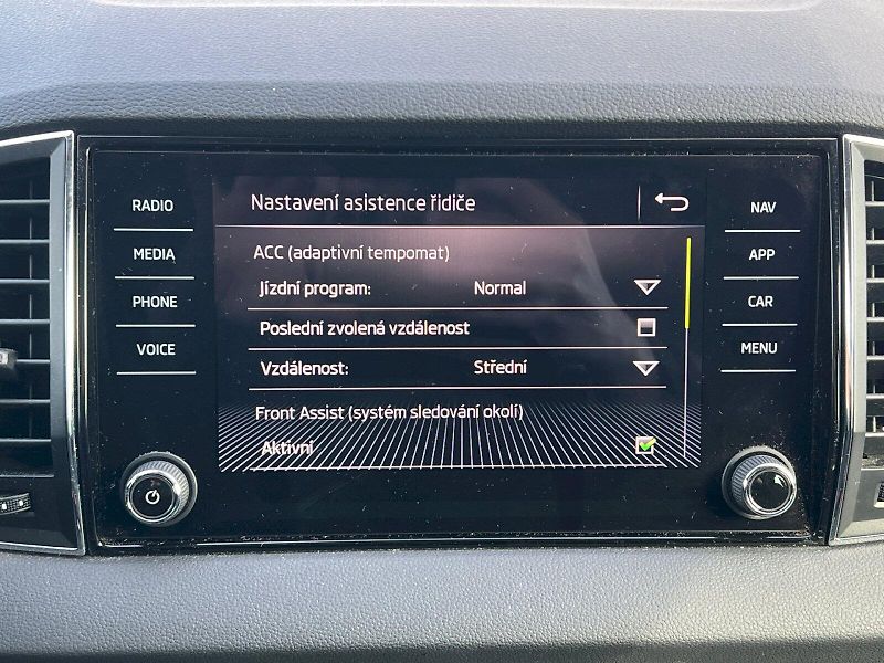 Škoda Karoq (2019) Style Plus 1.5TSi 110kW 7°DSG - fotka 23 z 31