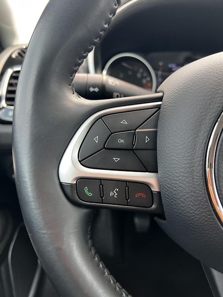 Jeep Compass 1.4 MultiAir 103kW Night Eagle - fotka 9 z 22