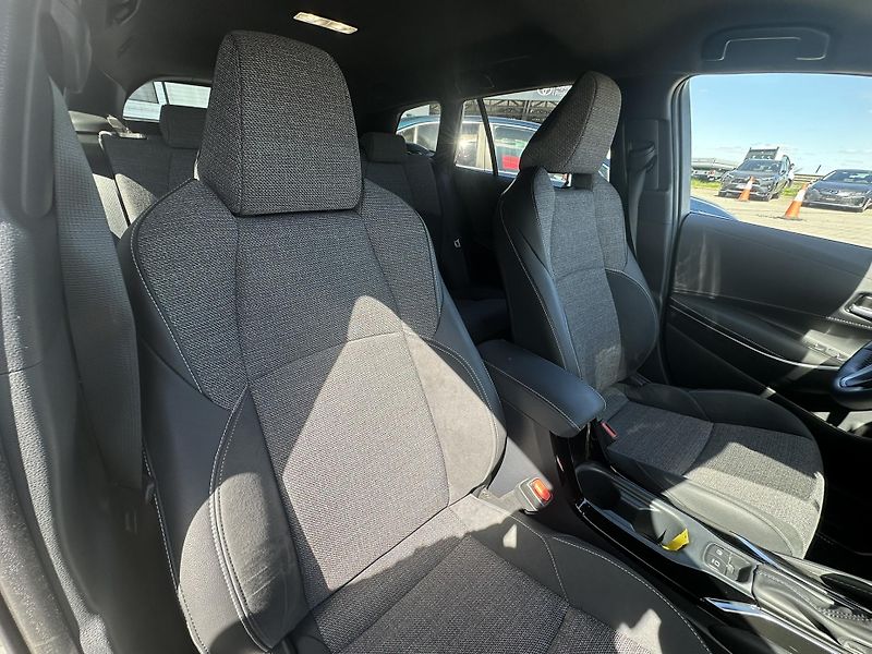 Toyota Corolla (2025) TS 1.8 HEV STYLE MY25 - fotka 9 z 23