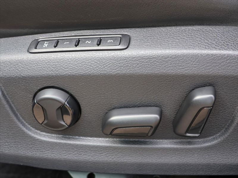 Škoda Superb 2,0 TDI 140kW 4x4 DSG L&K CZ - fotka 15 z 38