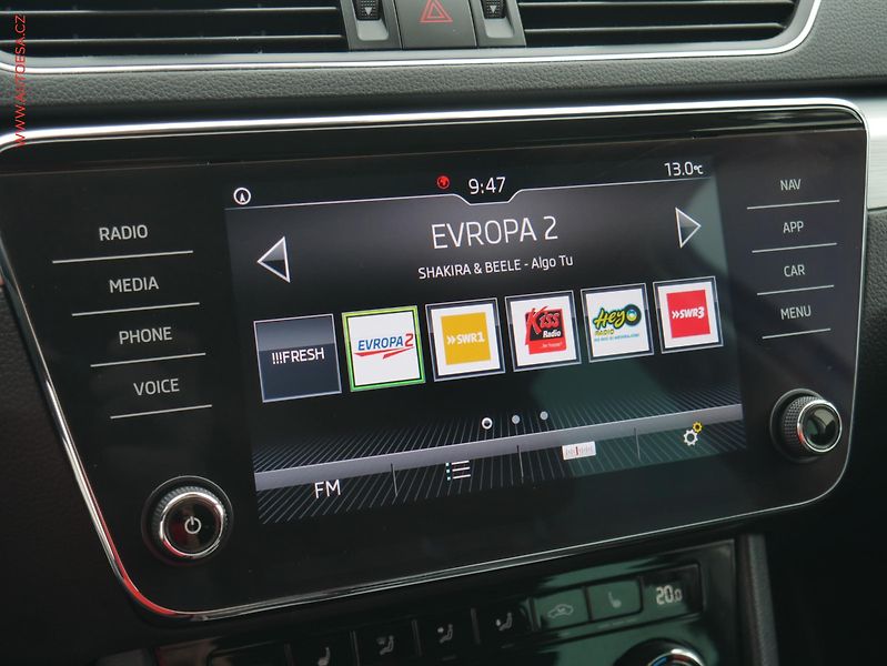 Škoda Superb (2020) 2.0 TDi, Ambition, LED, navi - fotka 12 z 23