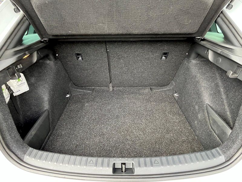 Škoda Scala (2023) 1.5 TSI 110kW Monte Carlo - fotka 14 z 29