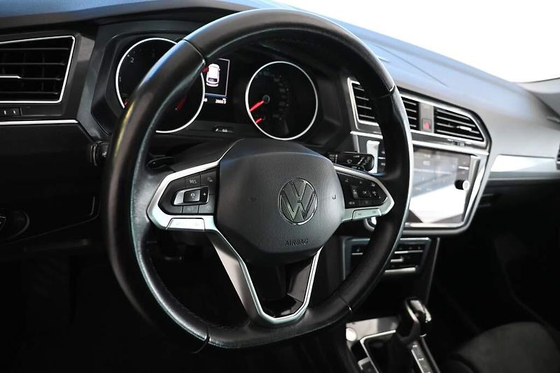 Volkswagen Tiguan (2023) 2.0 LIFE DSG LED ACC Tažné TDI - fotka 13 z 35