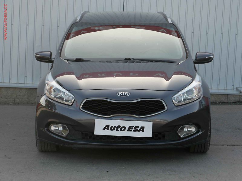 Kia Ceed (2014) 1.6 GDi - fotka 2 z 18