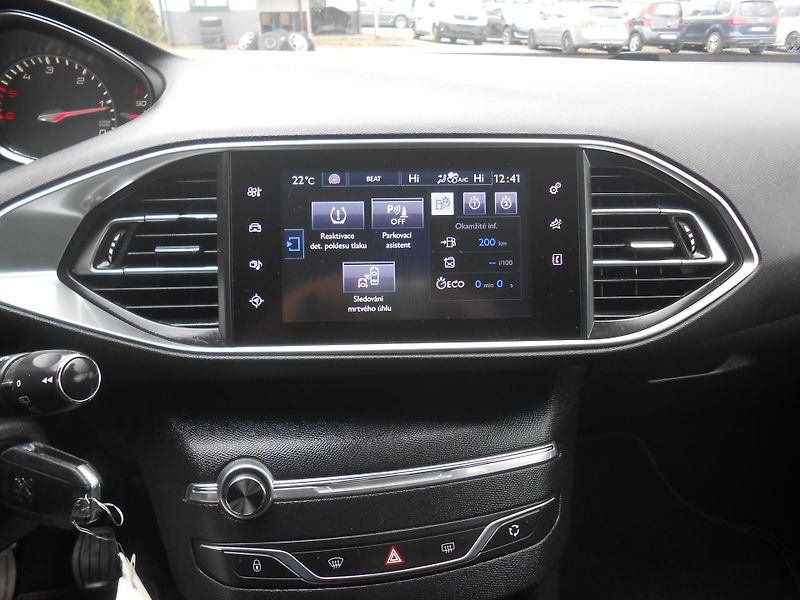 Peugeot 308 1.6HDi, KAMERA,NAVI,FULL LED! - fotka 32 z 40