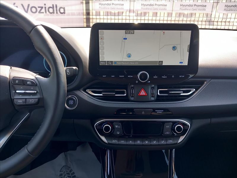 Hyundai i30 1,0 T-GDI STYLE - fotka 9 z 21