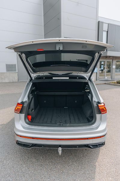 Volkswagen Tiguan (2022) VW Tiguan R-Line eHybrid - fotka 8 z 23