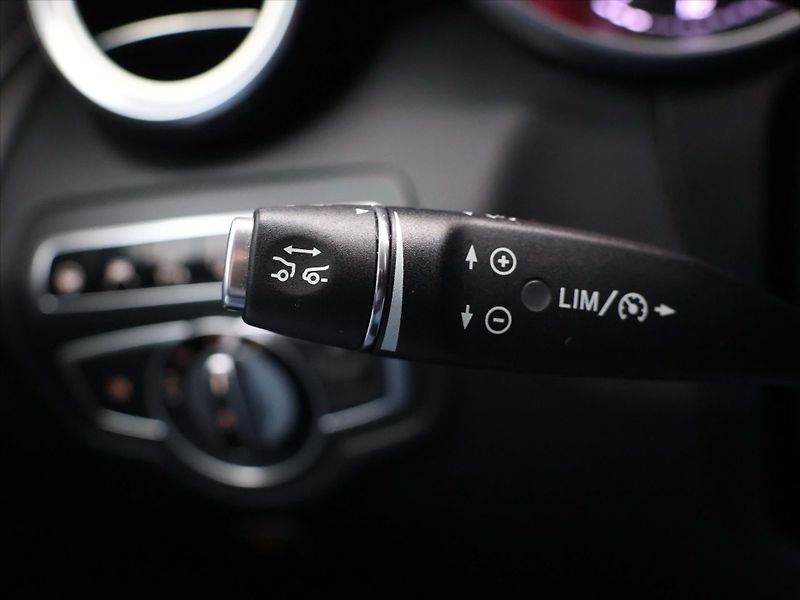 Mercedes-Benz GLC 2,1 220d 125kW AMG 4Matic CZ - fotka 19 z 33