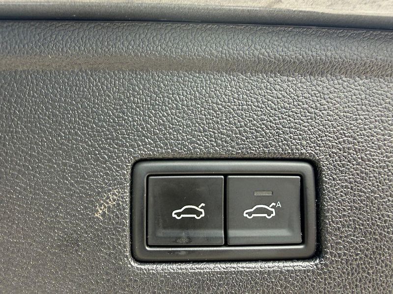 Volkswagen Touareg Basic  3,0TDI 170kW Tažné - fotka 15 z 17