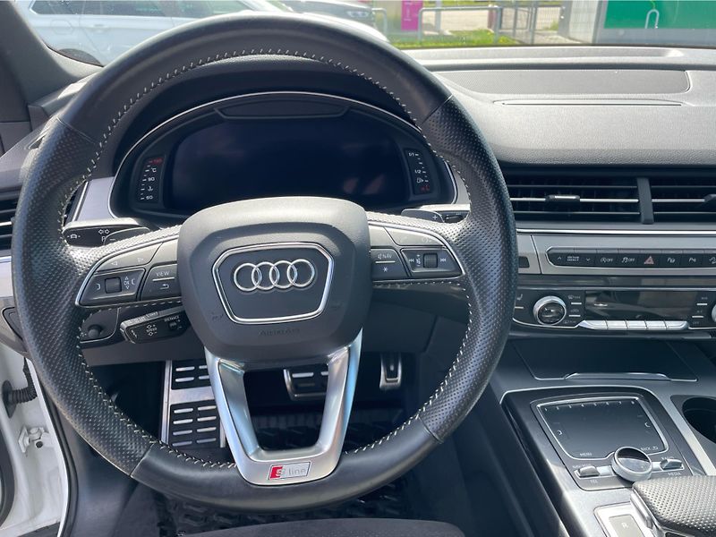 Audi Q7 45 TDI QUATTRO TIPTR. - fotka 17 z 26