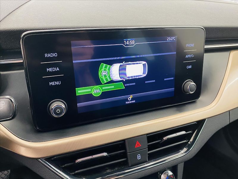 Škoda Scala 1,5 TSI 110kW DSG Style - fotka 12 z 25
