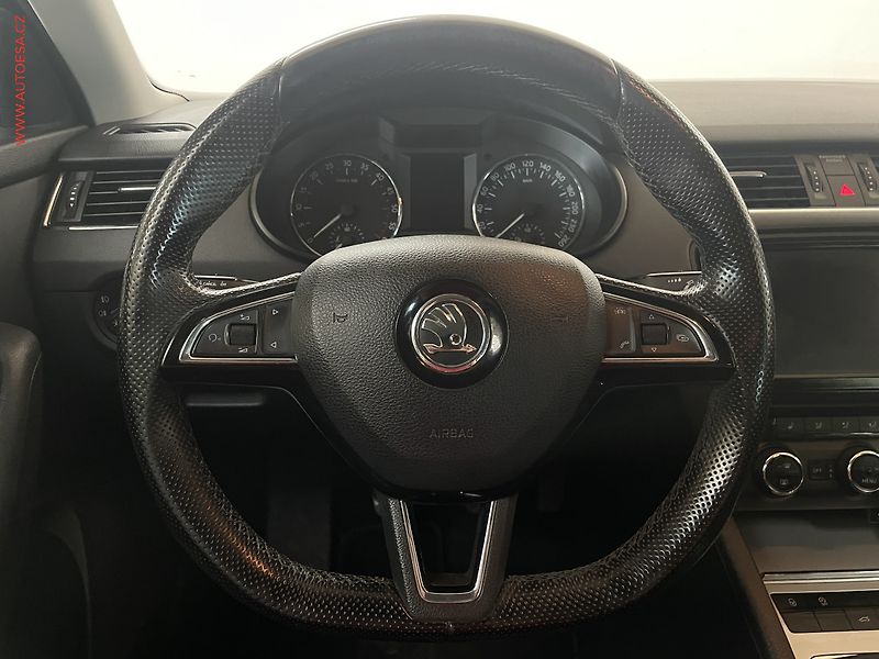 Škoda Octavia (2015) 2.0TDi, AC, tempo - fotka 12 z 17