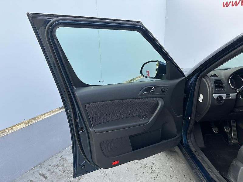Škoda Yeti (2013) 2.0TDI ČR ser.knížka - fotka 8 z 28