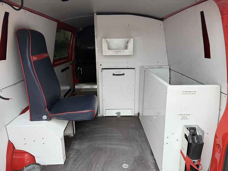 Volkswagen Transporter 6 2.0 TDI 110 kW 4MOTION - fotka 13 z 14