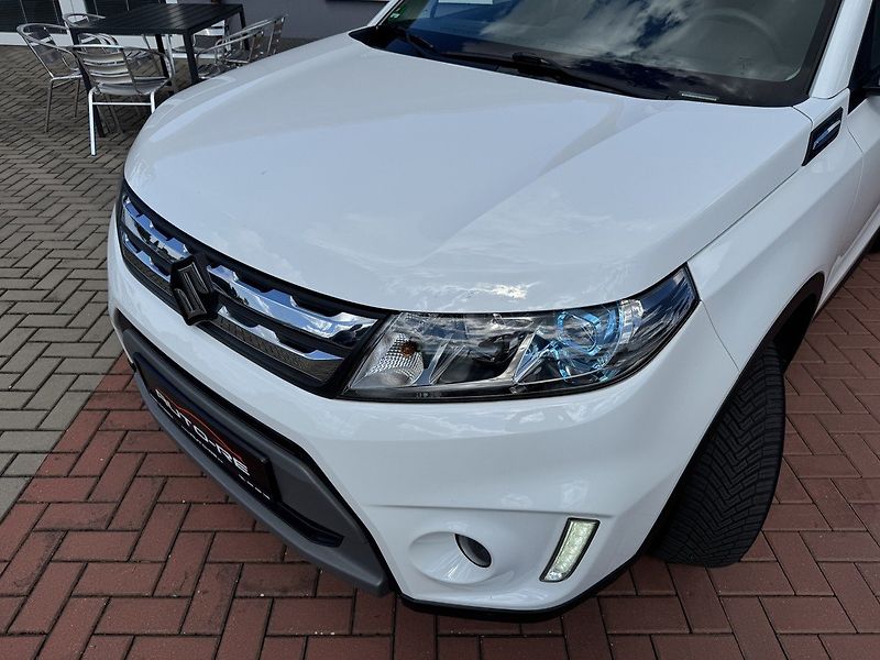 Suzuki Vitara (2016) 1.6i VVT Comfort Plus LED Navi - fotka 34 z 50