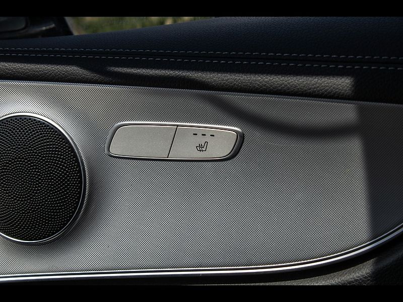 Mercedes-Benz Třídy E D 2017 AT 143kW - fotka 23 z 26