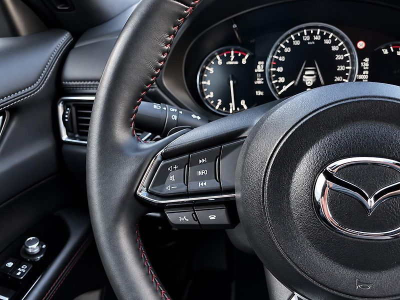 Mazda CX-5 (2023) 2.5i 143 kW SKYACTIV-G HOMURA - fotka 17 z 43