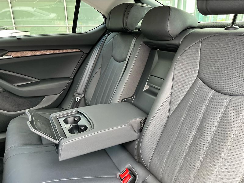 Škoda Superb 2.0TDi 110kW L&K DSG - fotka 24 z 30