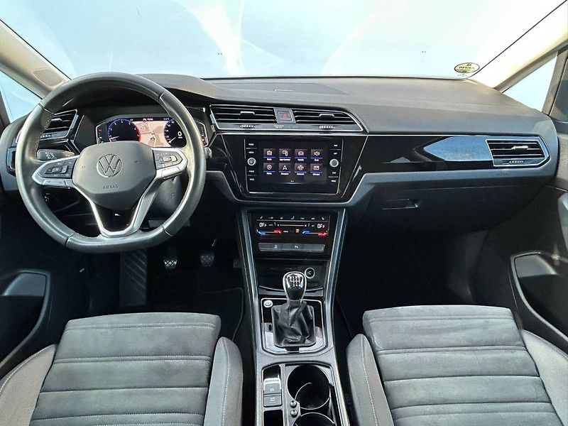 Volkswagen Touran (2023) 1.5 TSI 110kW LED manuál - fotka 5 z 30