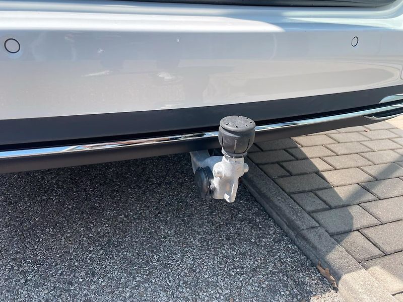 Mercedes-Benz Třídy E 220d Avantgarde Taž Distronic - fotka 18 z 18