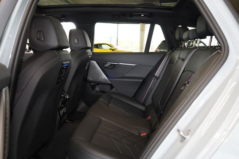 BMW Řada 5 540d xDrive, M Pro, Ventilace - fotka 42 z 46
