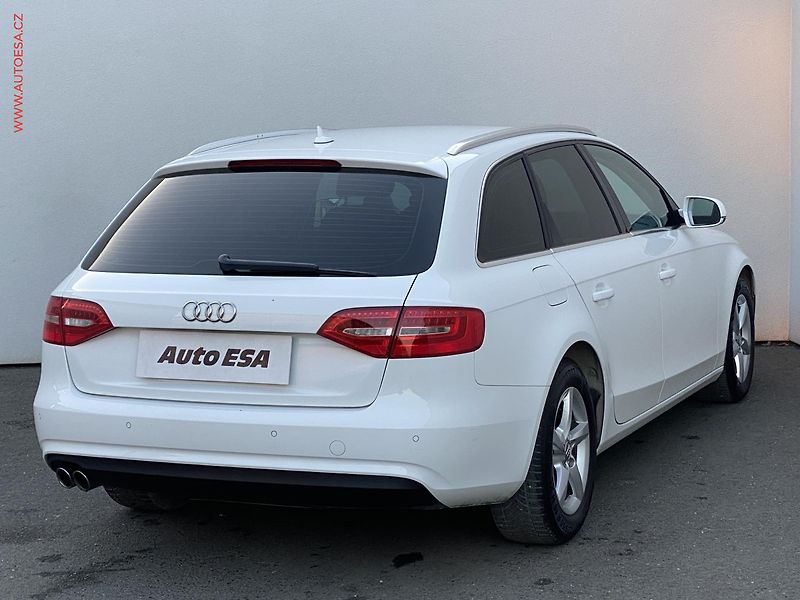 Audi A4 (2014) 2.0 TDi, Ambiente, bixen - fotka 4 z 17