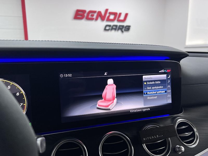 Mercedes-Benz Třídy E E 63s AMG, 4.0i 450 kW 113 Tkm - fotka 46 z 57