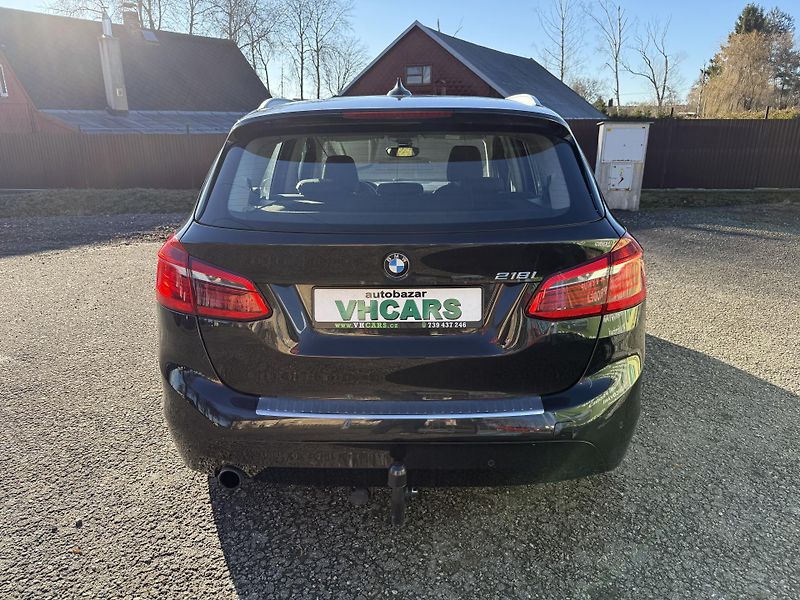 BMW Řada 2 218i Active Tourer - fotka 6 z 21