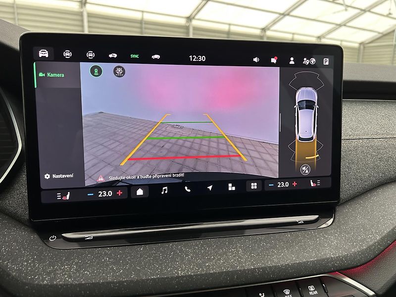 Škoda Octavia 1.5 TSI Top selection - fotka 13 z 23