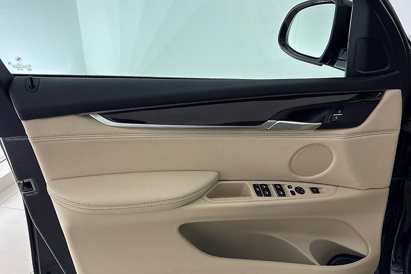 BMW X5 xDrive30d - fotka 17 z 26