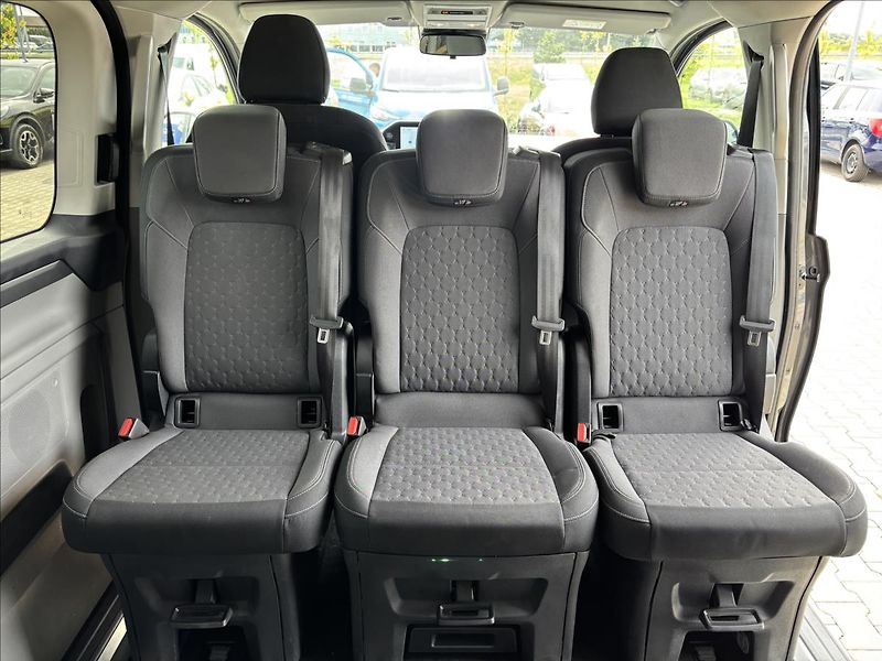 Ford Tourneo Custom 2,0 125kW L2 Titanium  DPH - fotka 18 z 44
