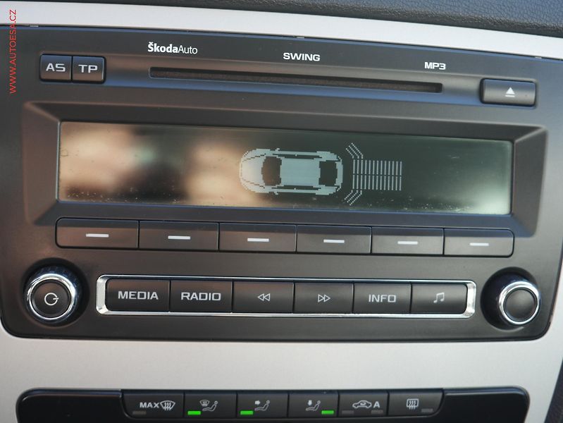 Škoda Octavia (2010) 1.4 TSI, Ambiente - fotka 12 z 16
