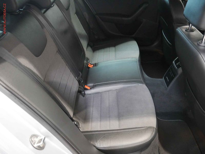 Škoda Octavia (2015) 1.6 TDi, DSG, navi - fotka 11 z 29