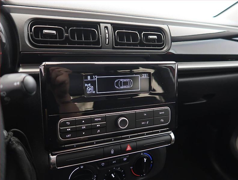 Citroën C3 (2017) Feel 1.2 PureTech, Tempomat - fotka 14 z 19