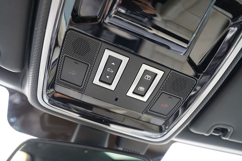 Land Rover Range Rover 4.4 SDV8 LWB  Autobiography - fotka 51 z 53