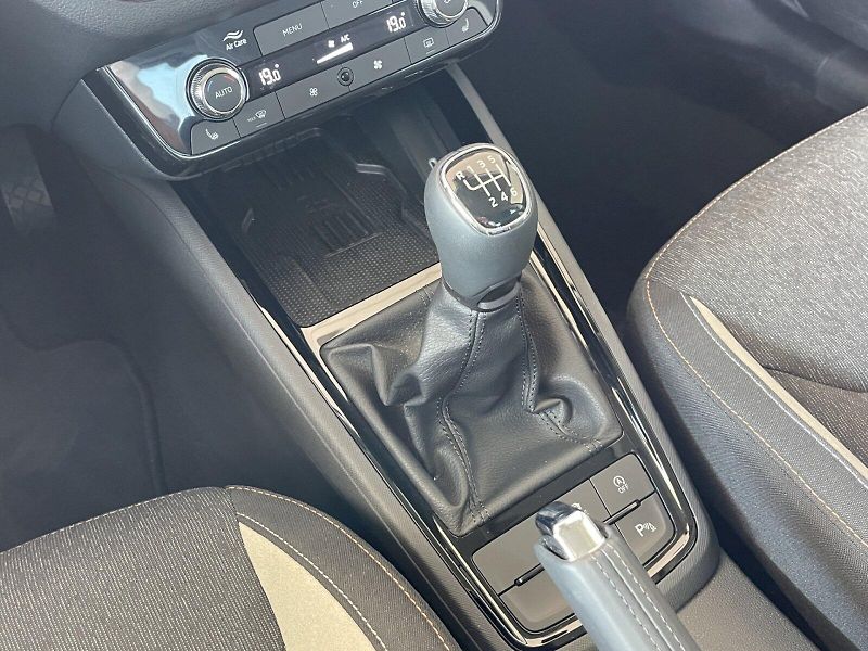 Škoda Kamiq (2025) 1.5 TSI 110kW Top Selection - fotka 12 z 34