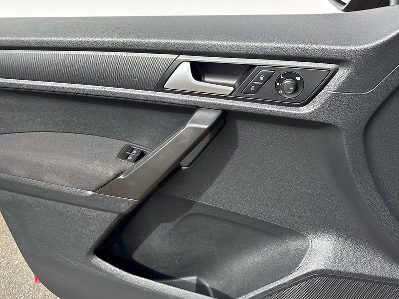 Volkswagen Caddy Trendline - fotka 13 z 25