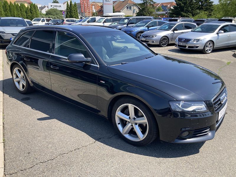 Audi A4 (2011) S-line Avant 3,0TDi V6 176kW  - fotka 4 z 22