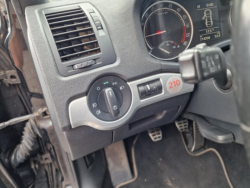 Škoda Octavia RS 2,0TDI 125KW VÝHŘEV TAŽNÉ  - fotka 14 z 15