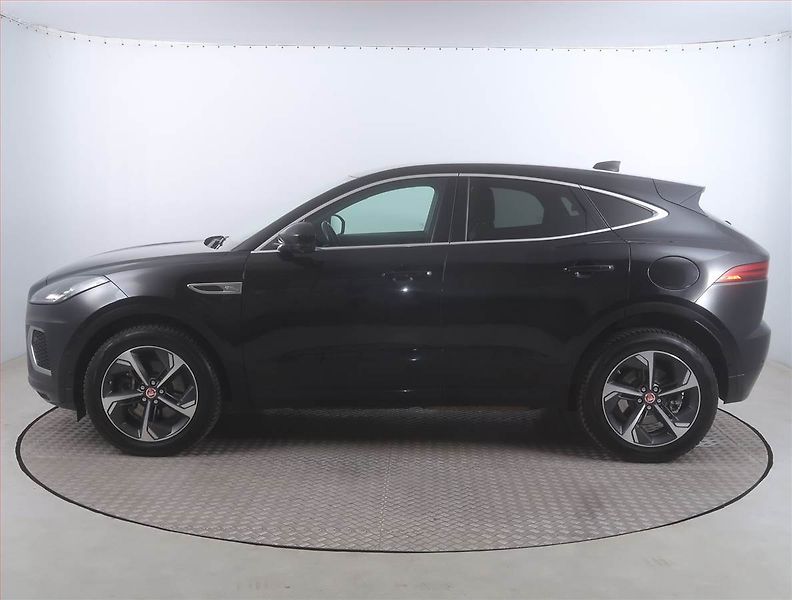 Jaguar E-Pace (2021) P300e AWD, 4X4, Automat - fotka 3 z 23