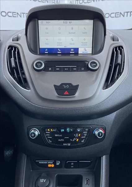 Ford Tourneo Courier 1,5 TDCi,74kW,Trend,ČR,1.maj., - fotka 14 z 26