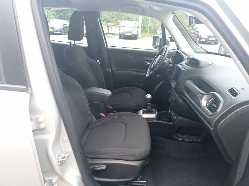 Jeep Renegade 2.0 JTD-MJET 4x4/1Maj/DigKlima - fotka 23 z 44