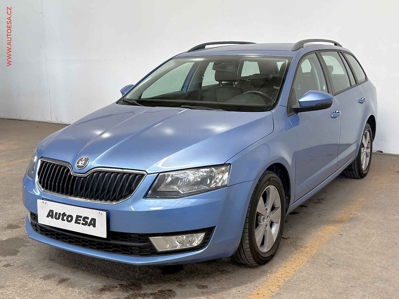 Škoda Octavia (2013) 2.0 TDi 4x4, Elegance, park - fotka 3 z 14