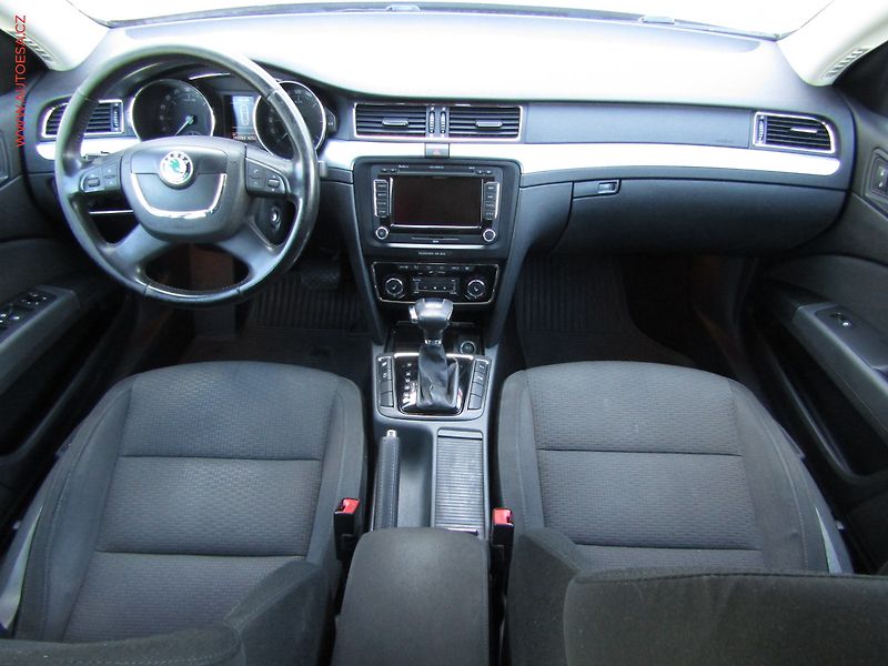 Škoda Superb (2009) 2.0 TDi, ČR, Elegance, DSG - fotka 8 z 21