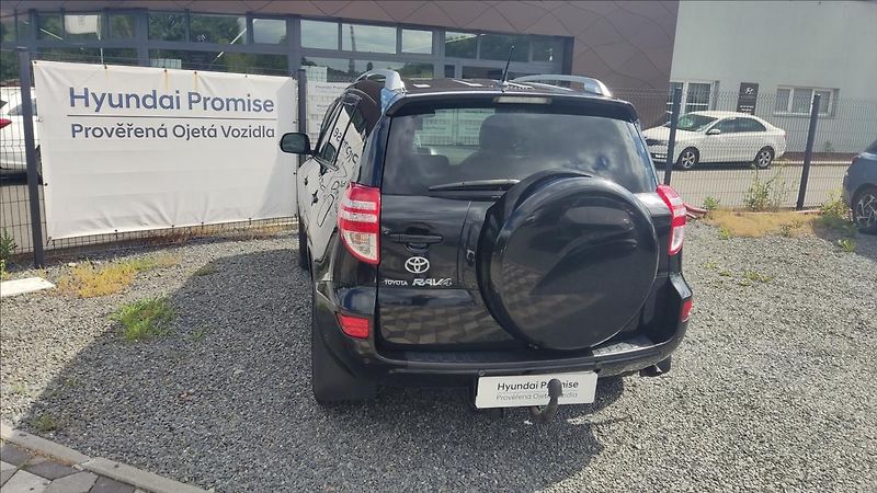 Toyota RAV4 2,2 D-4D 4x4 SOL PREMIUM - fotka 15 z 22