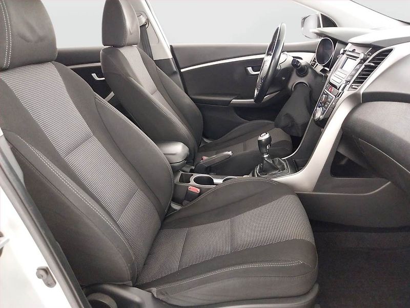 Hyundai i30 (2013) 1.4 CVVT, LPG, Serv.kniha - fotka 9 z 18