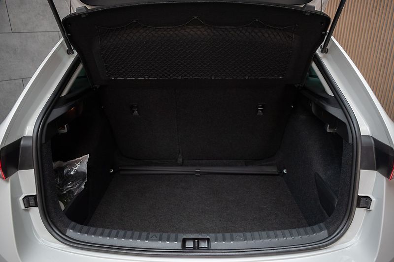 Škoda Scala 1.6 TDI DRIVE 125 YEARS*ČR 1.M - fotka 33 z 36