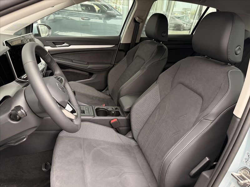 Volkswagen Golf (2025) 1,5 TSI 6G  People - fotka 11 z 16